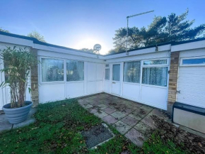 Superb Chalet In Nearby Hemsby Beach In Norfolk With Free Wifi Ref 00122Ba